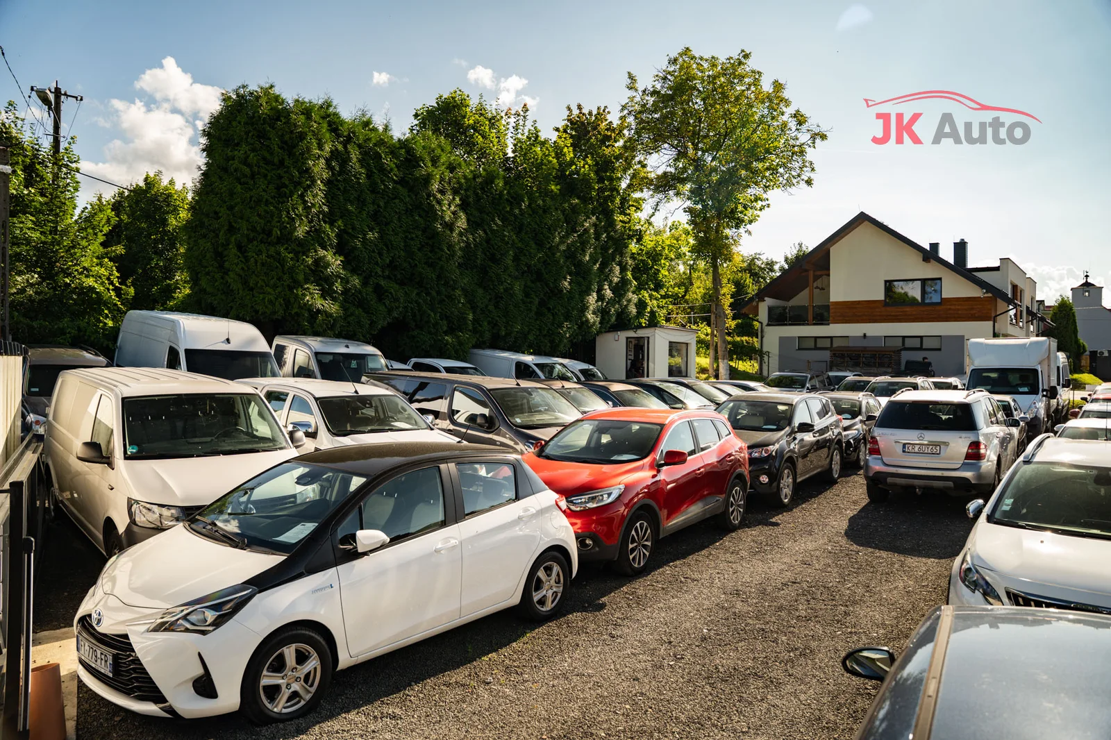 JK-Auto — Firma pokazana z bliska.